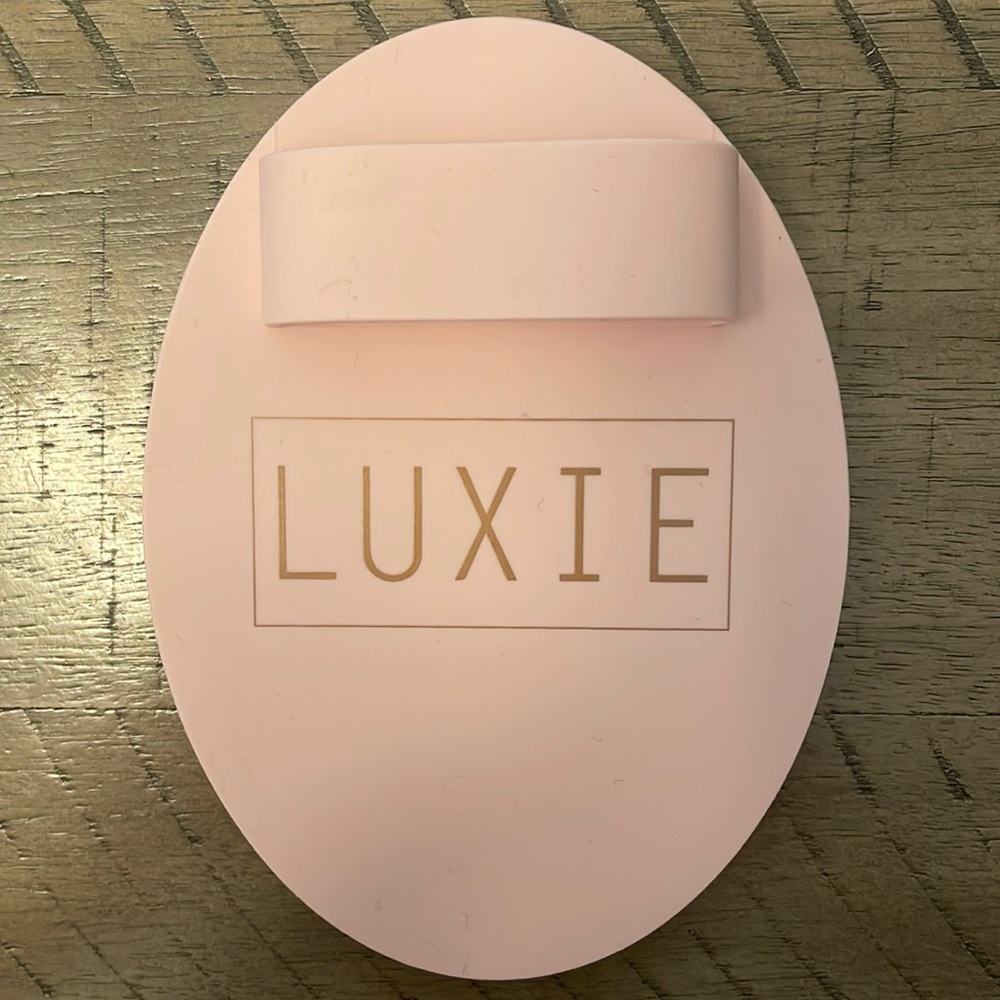 Luxie Brush Cleaner Pad